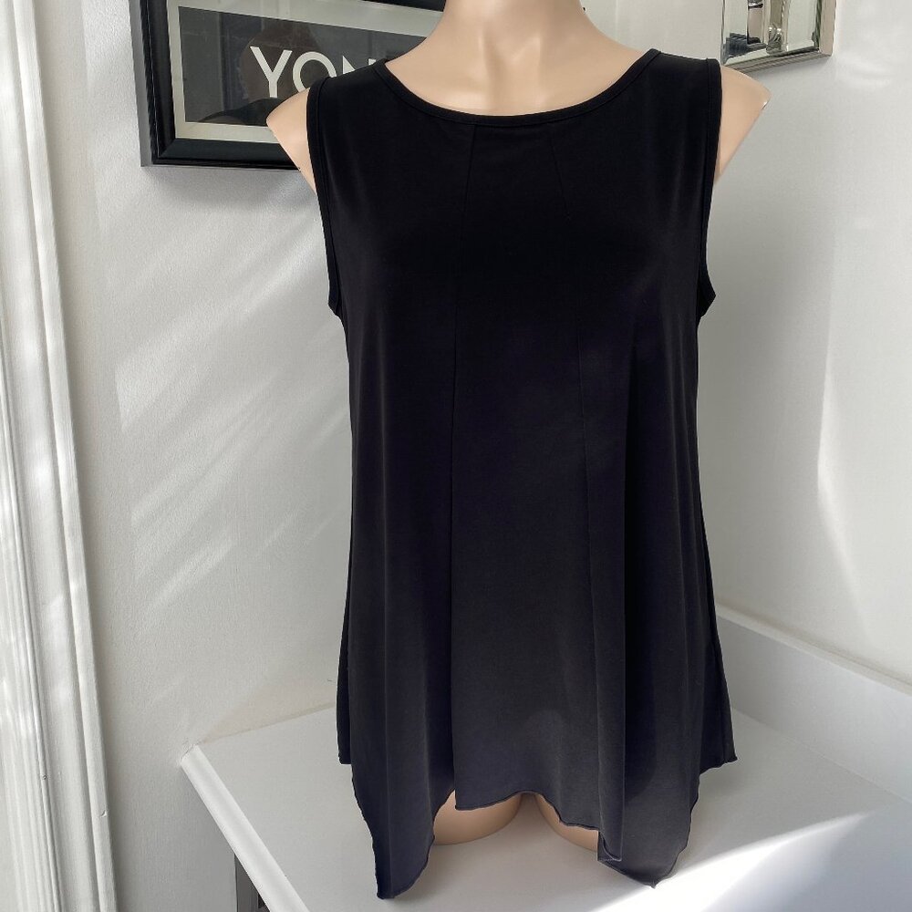 🎬✨ Umbrella Academy - Nine West Sleeveless Keyhole Blouse | Black